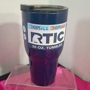 RTIC 30 oz. Blue Vacuum Insulated Stainless Steel Tumbler with Lid. New